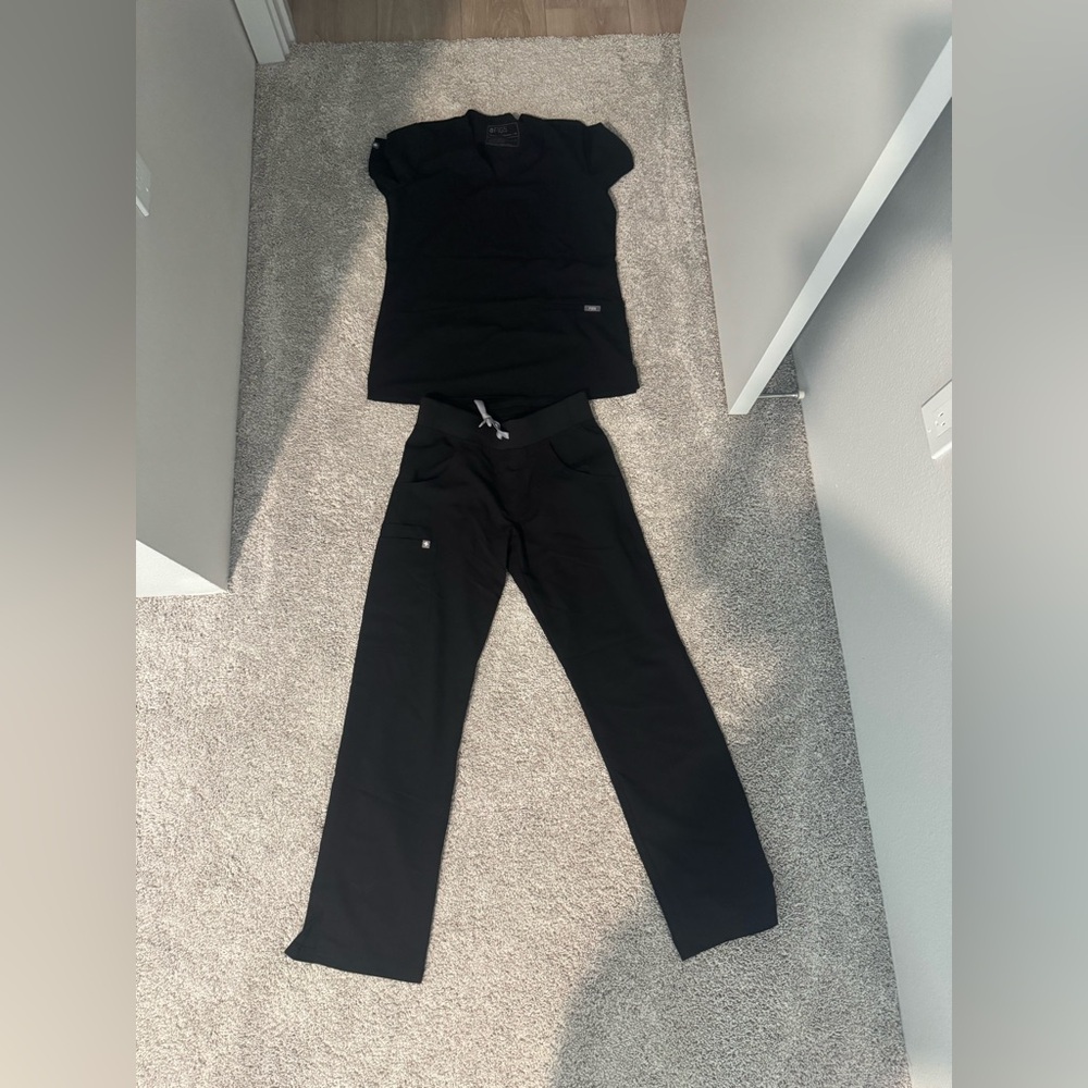 XS top and XXS/P bottom